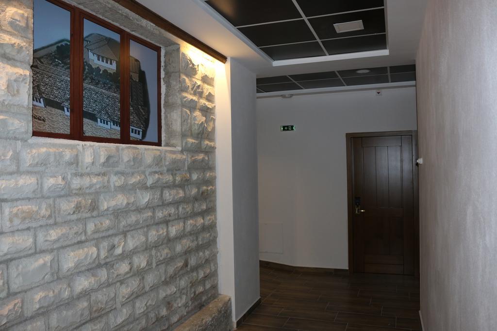 Отель Kodra 3*